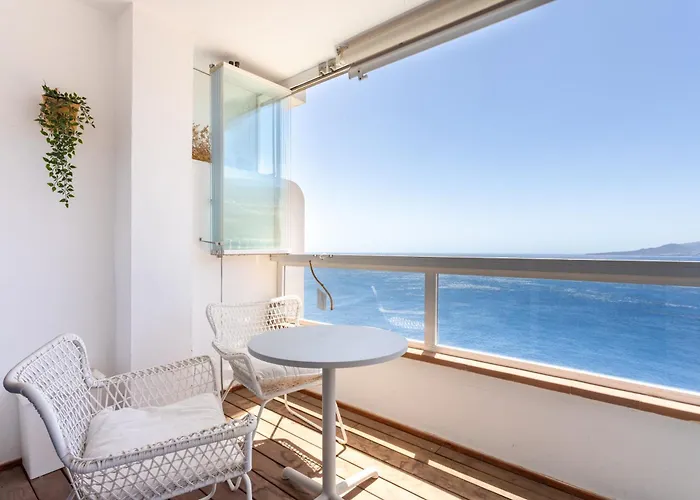 Home2book Breathtaking Ocean Views Apt,