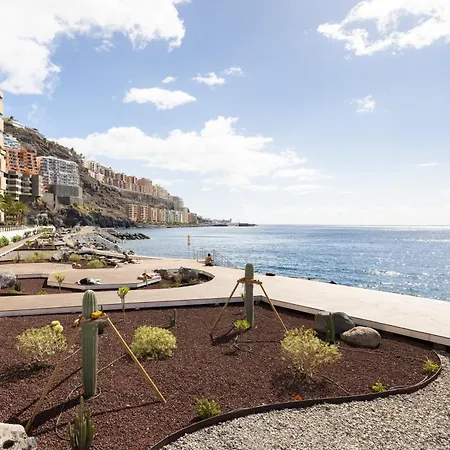 Home2book Breathtaking Ocean Views Apt, Apartamento *