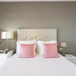 Home2book Breathtaking Ocean Views Apt, Lejlighed *