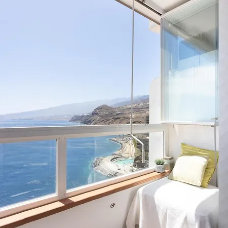 Home2book Breathtaking Ocean Views Apt, Apartment