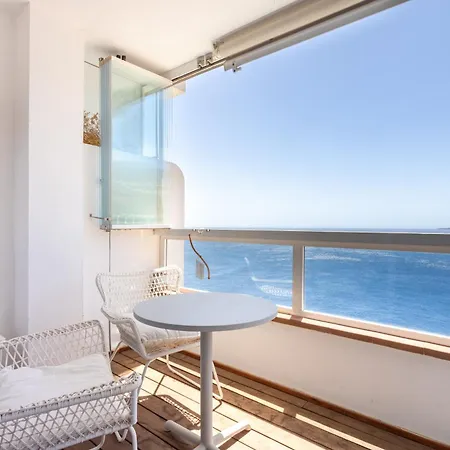 Home2book Breathtaking Ocean Views Apt,