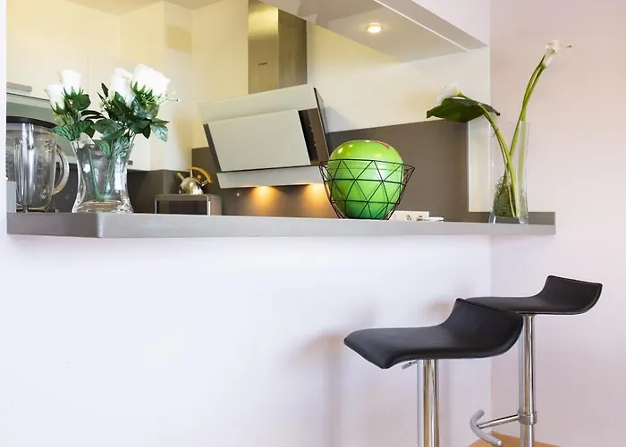 Home2book Breathtaking Ocean Views Apt, شقة